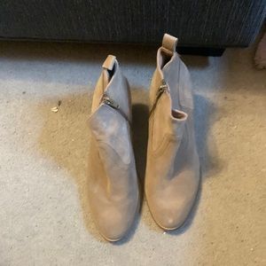 Pegabo boots size 8